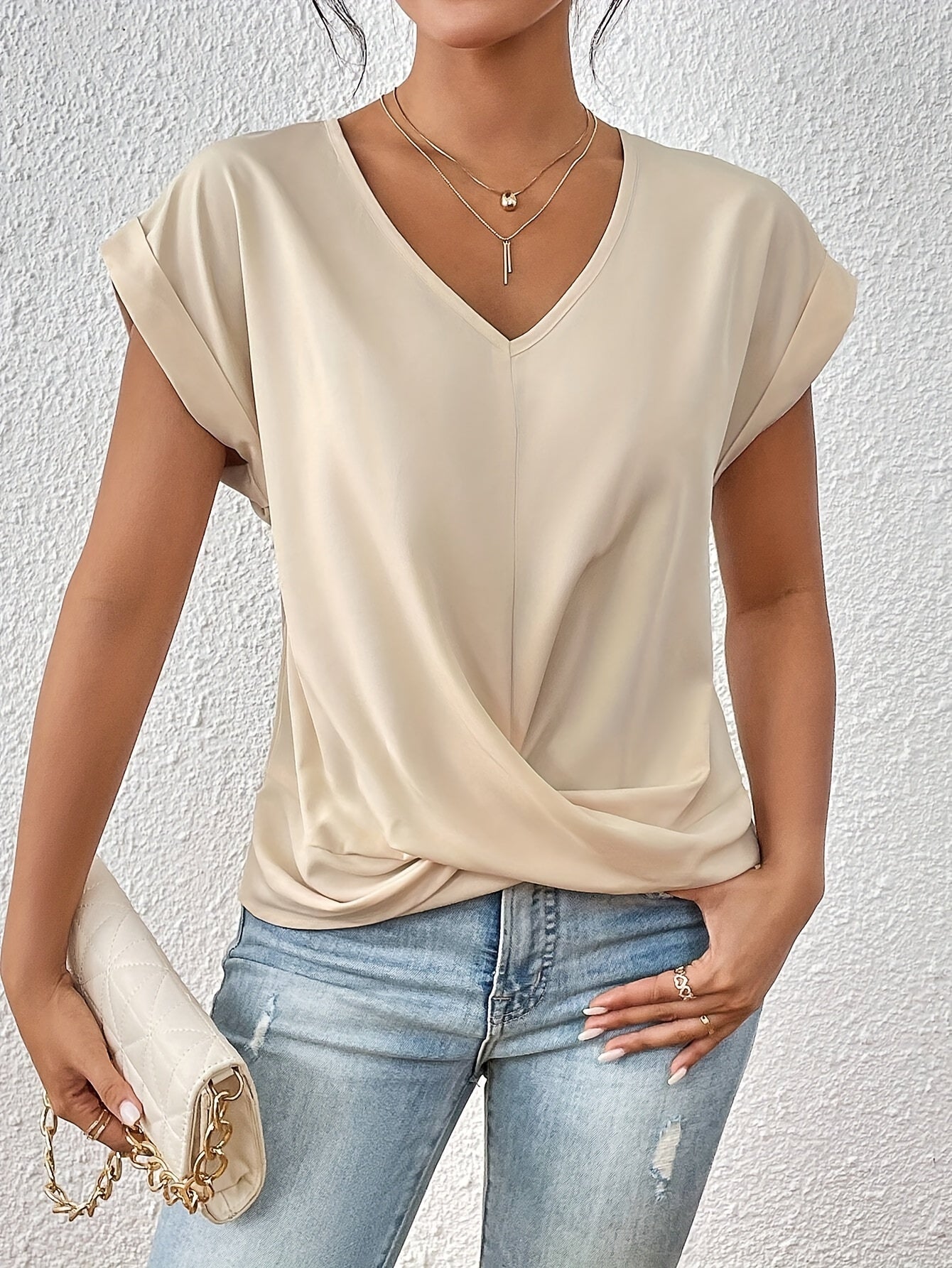 CLEO | CAMISETA INFORMAL CON CUELLO CORAZÓN