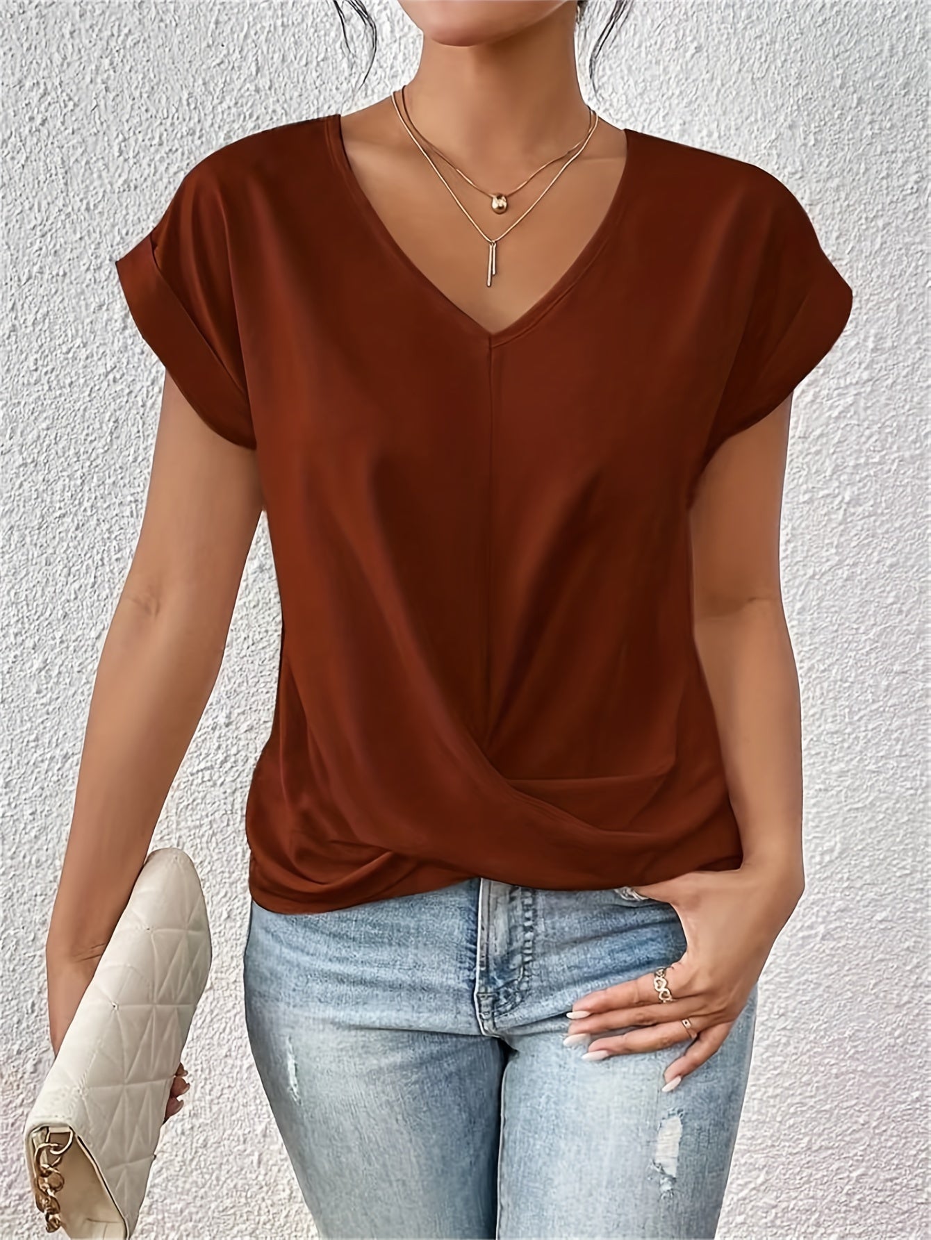 CLEO | CAMISETA INFORMAL CON CUELLO CORAZÓN