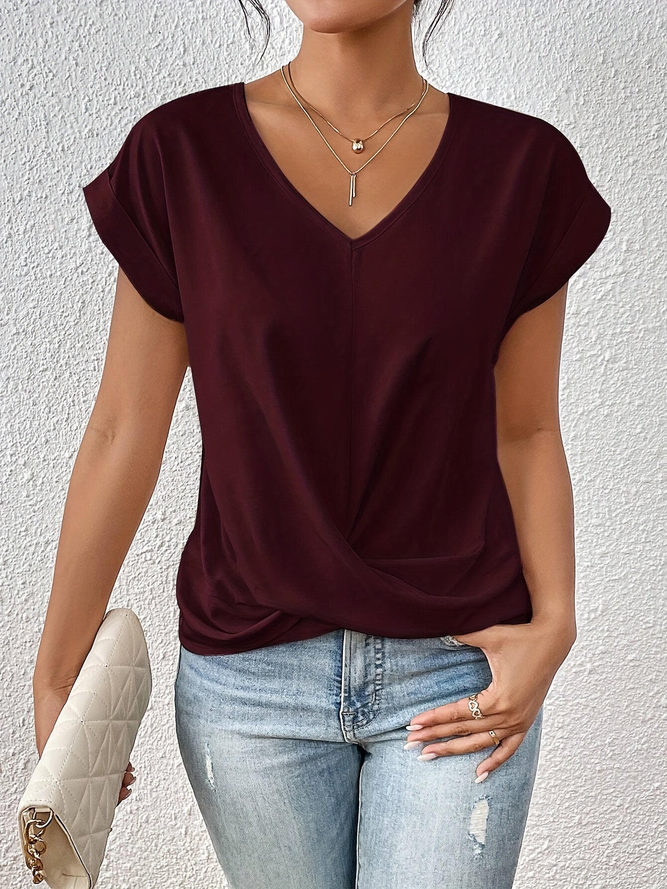 CLEO | CAMISETA INFORMAL CON CUELLO CORAZÓN