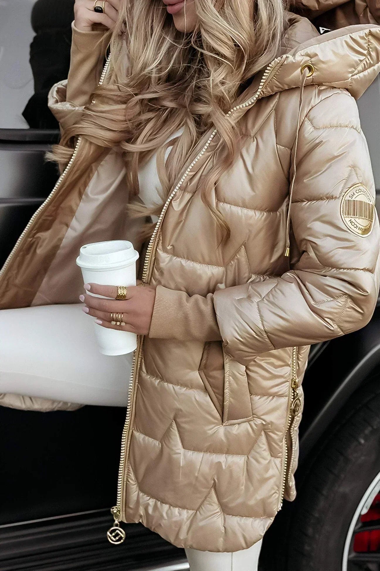 LINA | CHAQUETA ALCOCHADA LARGA Y CÁLIDA CON CAPUCHA AMPLIA