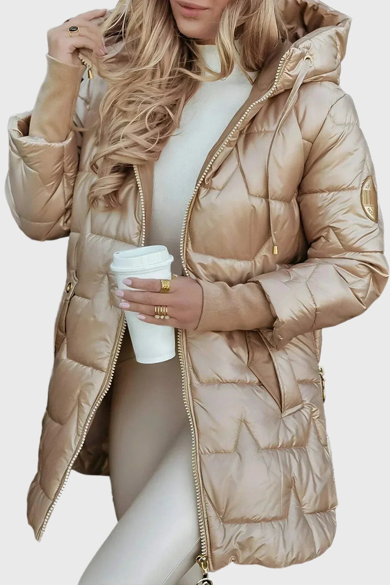 LINA | CHAQUETA ALCOCHADA LARGA Y CÁLIDA CON CAPUCHA AMPLIA