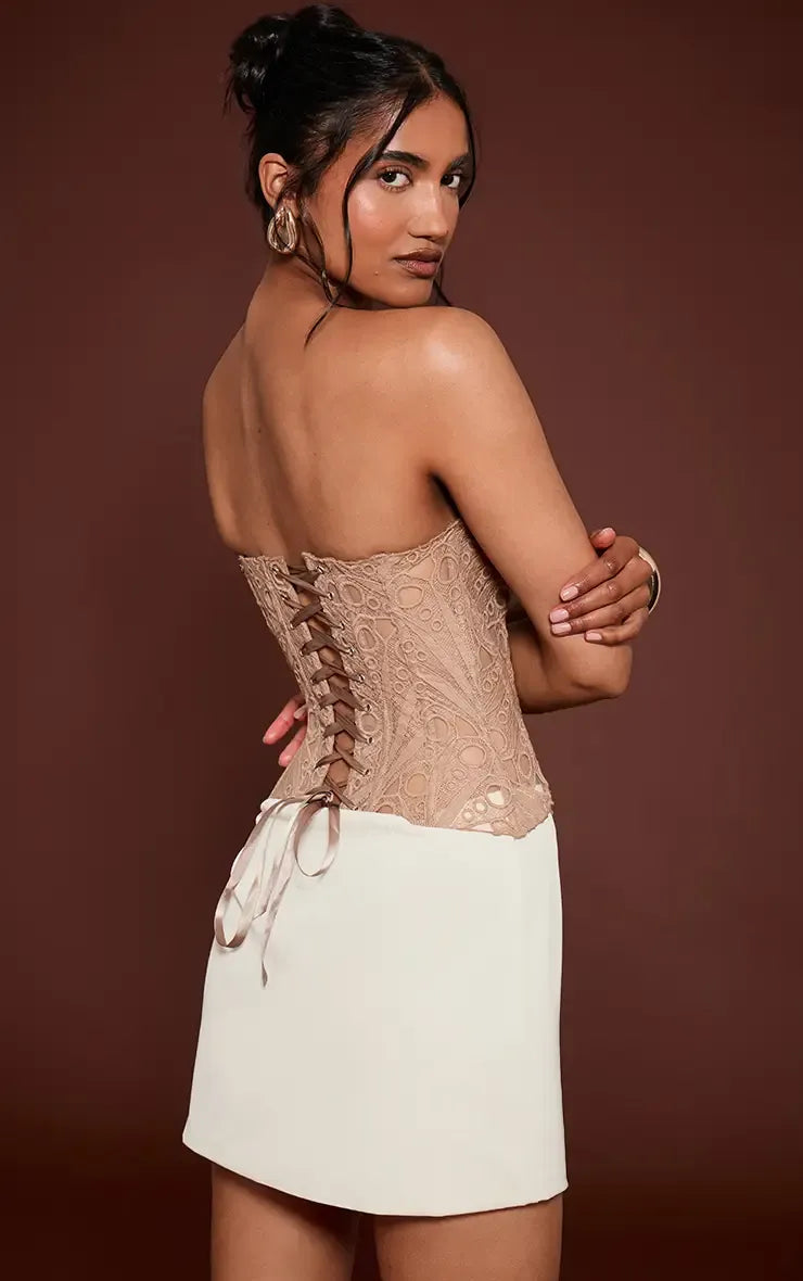 LIV | ELEGANTE TOP TIPO CORSÉ CON ENCAJE FINO